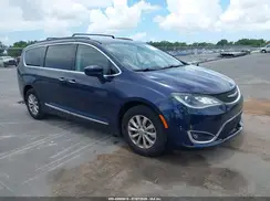 2C4RC1BG8HR811142 2017 CHRYSLER PACIFICA