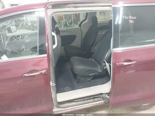 2C4RC1BG8HR817099 2017 CHRYSLER PACIFICA - Image 8