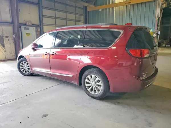 2C4RC1BG8HR820357 2017 CHRYSLER PACIFICA - Image 2