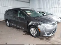 2C4RC1BG8HR821735 2017 CHRYSLER PACIFICA