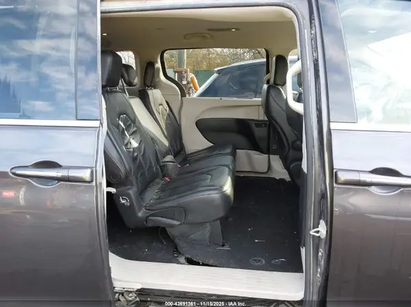 2C4RC1BG8HR826871 2017 CHRYSLER PACIFICA - Image 8