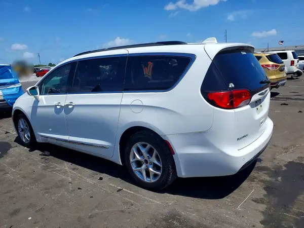 2C4RC1BG8HR831391 2017 CHRYSLER PACIFICA - Image 2