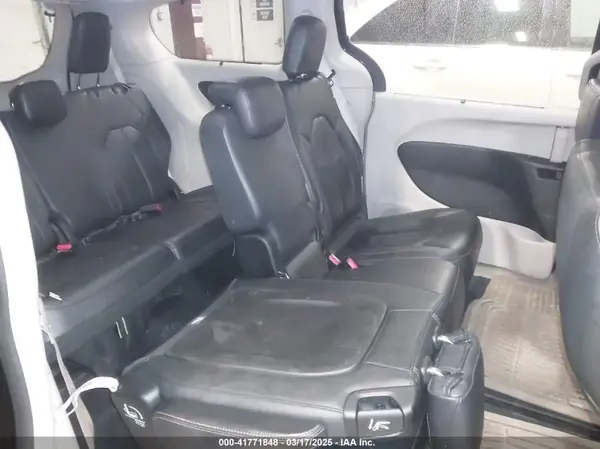 2C4RC1BG8HR831682 2017 CHRYSLER PACIFICA - Image 8