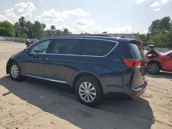 2C4RC1BG8HR831889 2017 CHRYSLER PACIFICA - Image 2