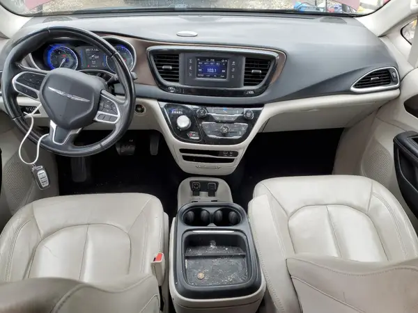 2C4RC1BG8HR832380 2017 CHRYSLER PACIFICA - Image 8