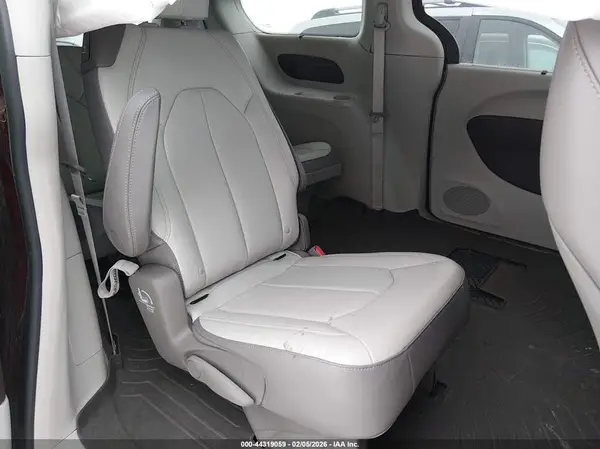 2C4RC1BG8JR102300 2018 CHRYSLER PACIFICA - Image 8