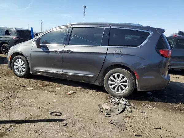 2C4RC1BG8JR123132 2018 CHRYSLER PACIFICA - Image 2