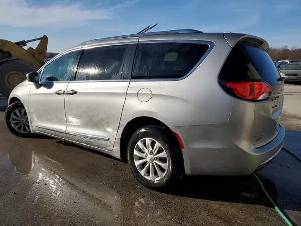 2C4RC1BG8JR123485 2018 CHRYSLER PACIFICA - Image 2