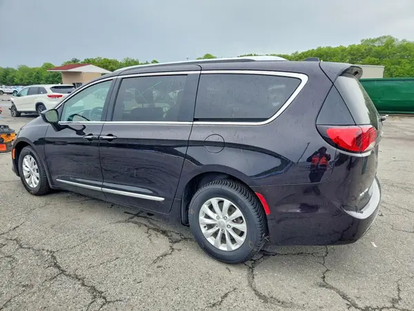 2C4RC1BG8JR124149 2018 CHRYSLER PACIFICA - Image 2