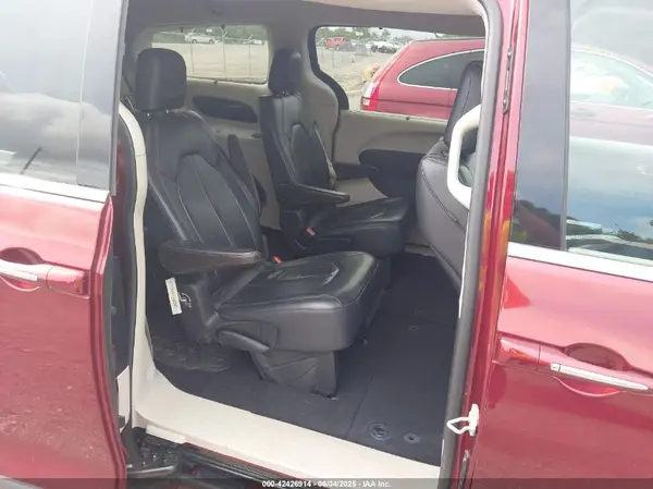 2C4RC1BG8JR128198 2018 CHRYSLER PACIFICA - Image 8