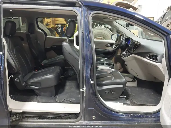 2C4RC1BG8JR128279 2018 CHRYSLER PACIFICA - Image 8