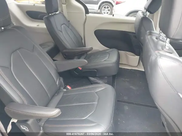 2C4RC1BG8JR128380 2018 CHRYSLER PACIFICA - Image 8