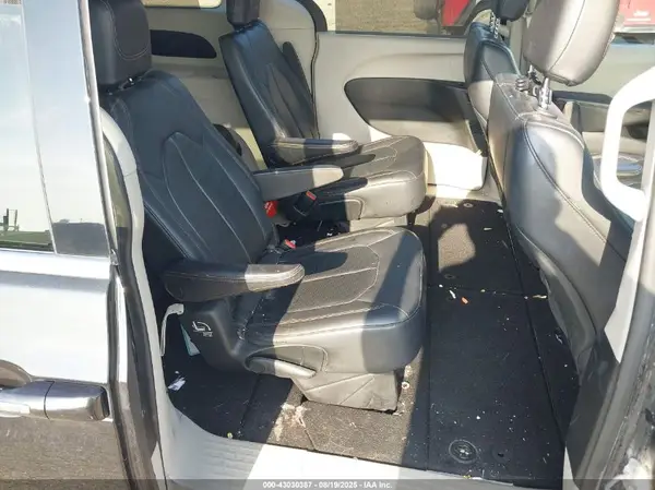 2C4RC1BG8JR128475 2018 CHRYSLER PACIFICA - Image 8