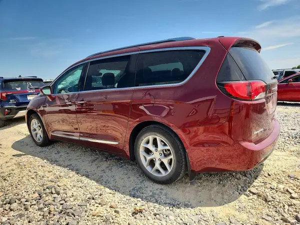 2C4RC1BG8JR128685 2018 CHRYSLER PACIFICA - Image 2