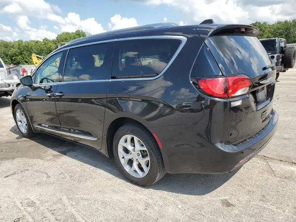 2C4RC1BG8JR130677 2018 CHRYSLER PACIFICA - Image 2