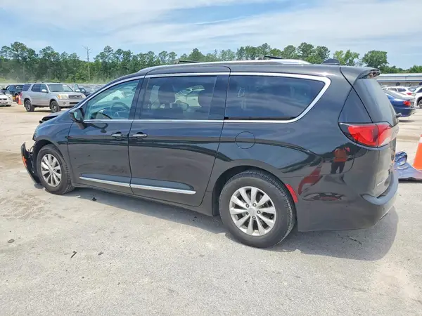 2C4RC1BG8JR149360 2018 CHRYSLER PACIFICA - Image 2