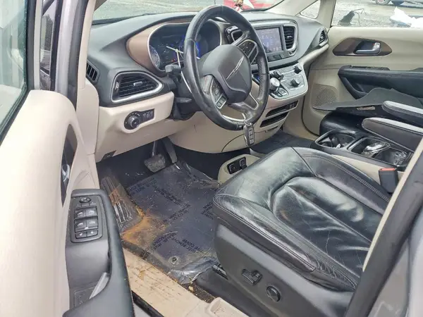 2C4RC1BG8JR153991 2018 CHRYSLER PACIFICA - Image 8