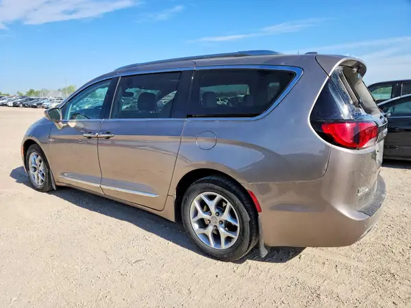 2C4RC1BG8JR167325 2018 CHRYSLER PACIFICA - Image 2