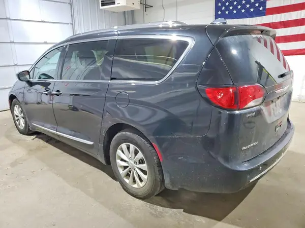2C4RC1BG8JR175330 2018 CHRYSLER PACIFICA - Image 2