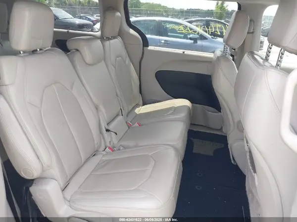 2C4RC1BG8JR178101 2018 CHRYSLER PACIFICA - Image 8