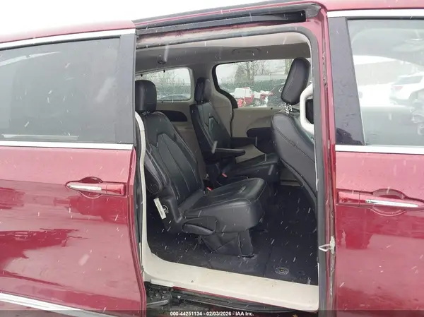 2C4RC1BG8JR185808 2018 CHRYSLER PACIFICA - Image 8