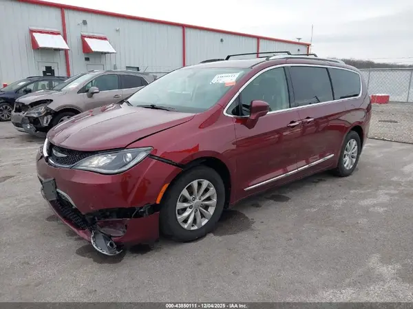 2C4RC1BG8JR192693 2018 CHRYSLER PACIFICA - Image 2