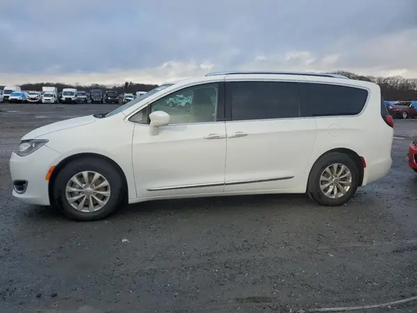 2C4RC1BG8JR204129 2018 CHRYSLER PACIFICA - Image 1