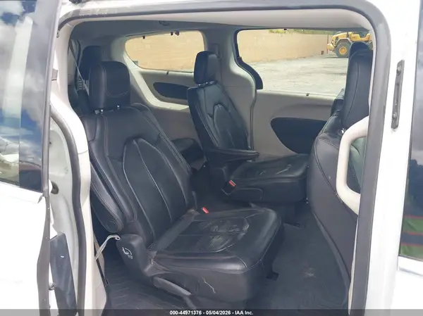 2C4RC1BG8JR211386 2018 CHRYSLER PACIFICA - Image 8