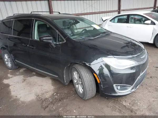 2C4RC1BG8JR211405 2018 CHRYSLER PACIFICA - Image 1