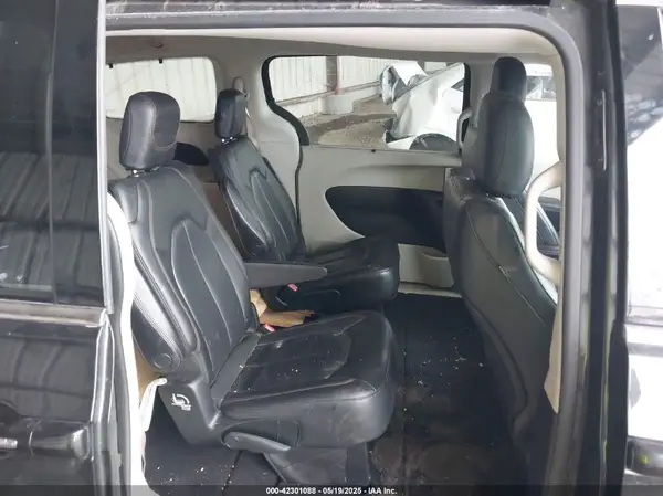 2C4RC1BG8JR211405 2018 CHRYSLER PACIFICA - Image 8