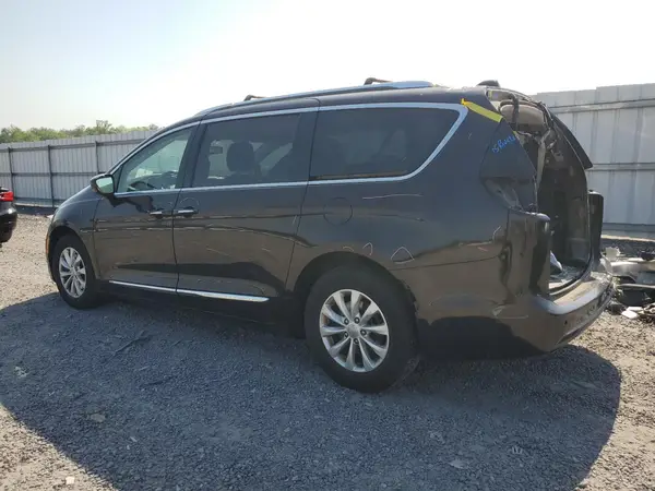 2C4RC1BG8JR217107 2018 CHRYSLER PACIFICA - Image 2