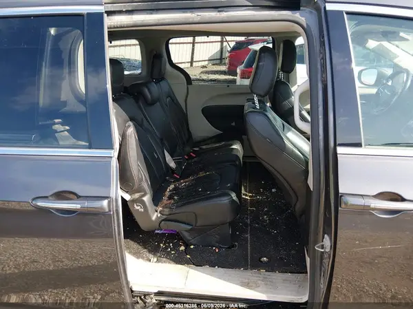 2C4RC1BG8JR217222 2018 CHRYSLER PACIFICA - Image 8