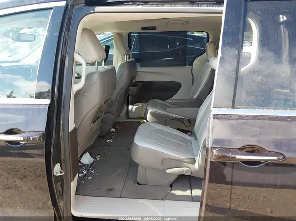 2C4RC1BG8JR235140 2018 CHRYSLER PACIFICA - Image 8