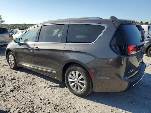 2C4RC1BG8JR260622 2018 CHRYSLER PACIFICA - Image 2