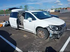 2C4RC1BG8JR269594 2018 CHRYSLER PACIFICA