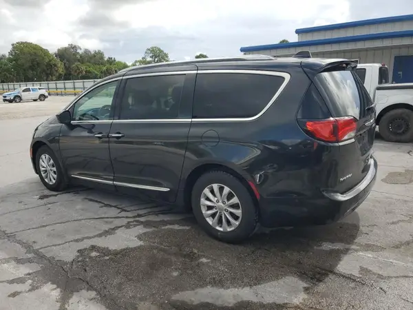 2C4RC1BG8JR270017 2018 CHRYSLER PACIFICA - Image 2