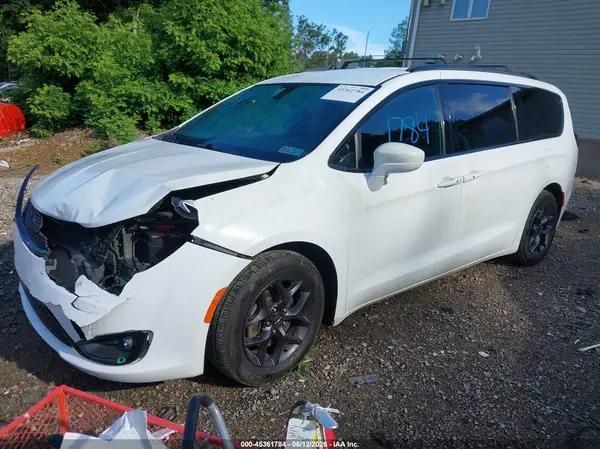 2C4RC1BG8JR274312 2018 CHRYSLER PACIFICA - Image 2