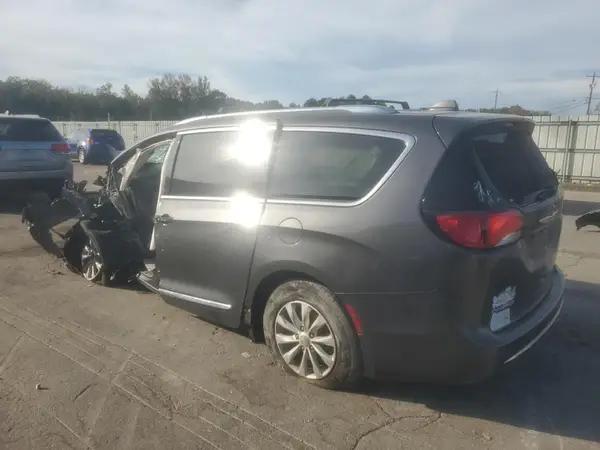 2C4RC1BG8JR277114 2018 CHRYSLER PACIFICA - Image 2