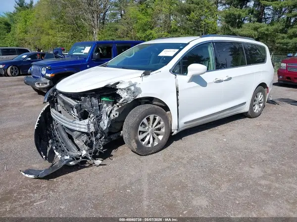 2C4RC1BG8JR292017 2018 CHRYSLER PACIFICA - Image 2