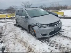 2C4RC1BG8JR317983 2018 CHRYSLER PACIFICA