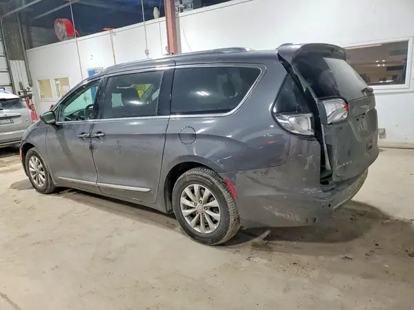 2C4RC1BG8JR322004 2018 CHRYSLER PACIFICA - Image 2