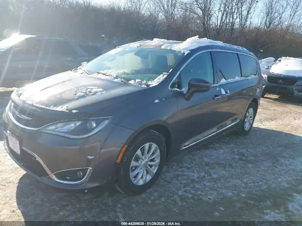2C4RC1BG8JR352636 2018 CHRYSLER PACIFICA - Image 2
