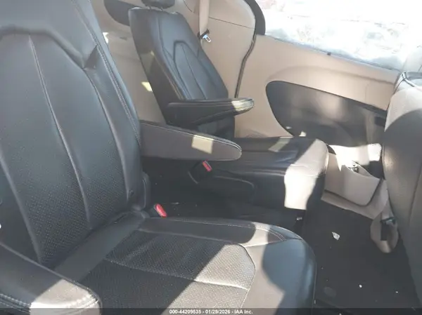 2C4RC1BG8JR352636 2018 CHRYSLER PACIFICA - Image 8
