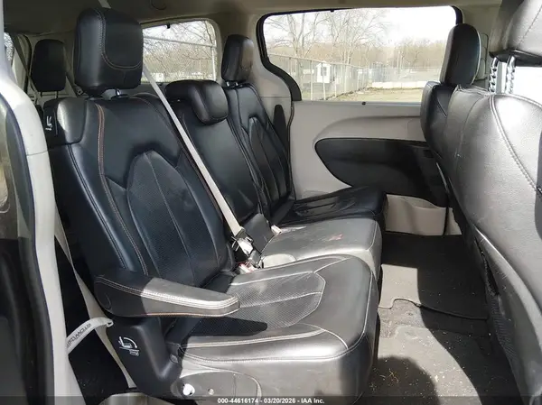 2C4RC1BG8JR353351 2018 CHRYSLER PACIFICA - Image 8