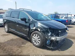 2C4RC1BG8KR508594 2019 CHRYSLER PACIFICA