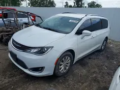 2C4RC1BG8KR525380 2019 CHRYSLER PACIFICA