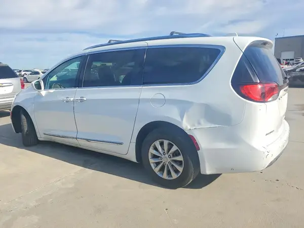 2C4RC1BG8KR537139 2019 CHRYSLER PACIFICA - Image 2