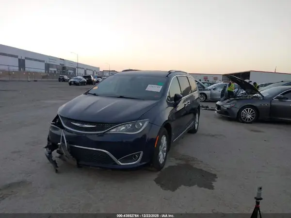 2C4RC1BG8KR539506 2019 CHRYSLER PACIFICA - Image 2