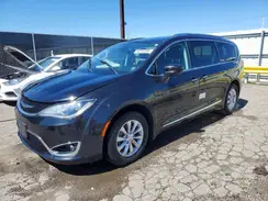 2C4RC1BG8KR550487 2019 CHRYSLER PACIFICA