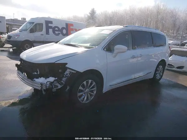 2C4RC1BG8KR550974 2019 CHRYSLER PACIFICA - Image 2
